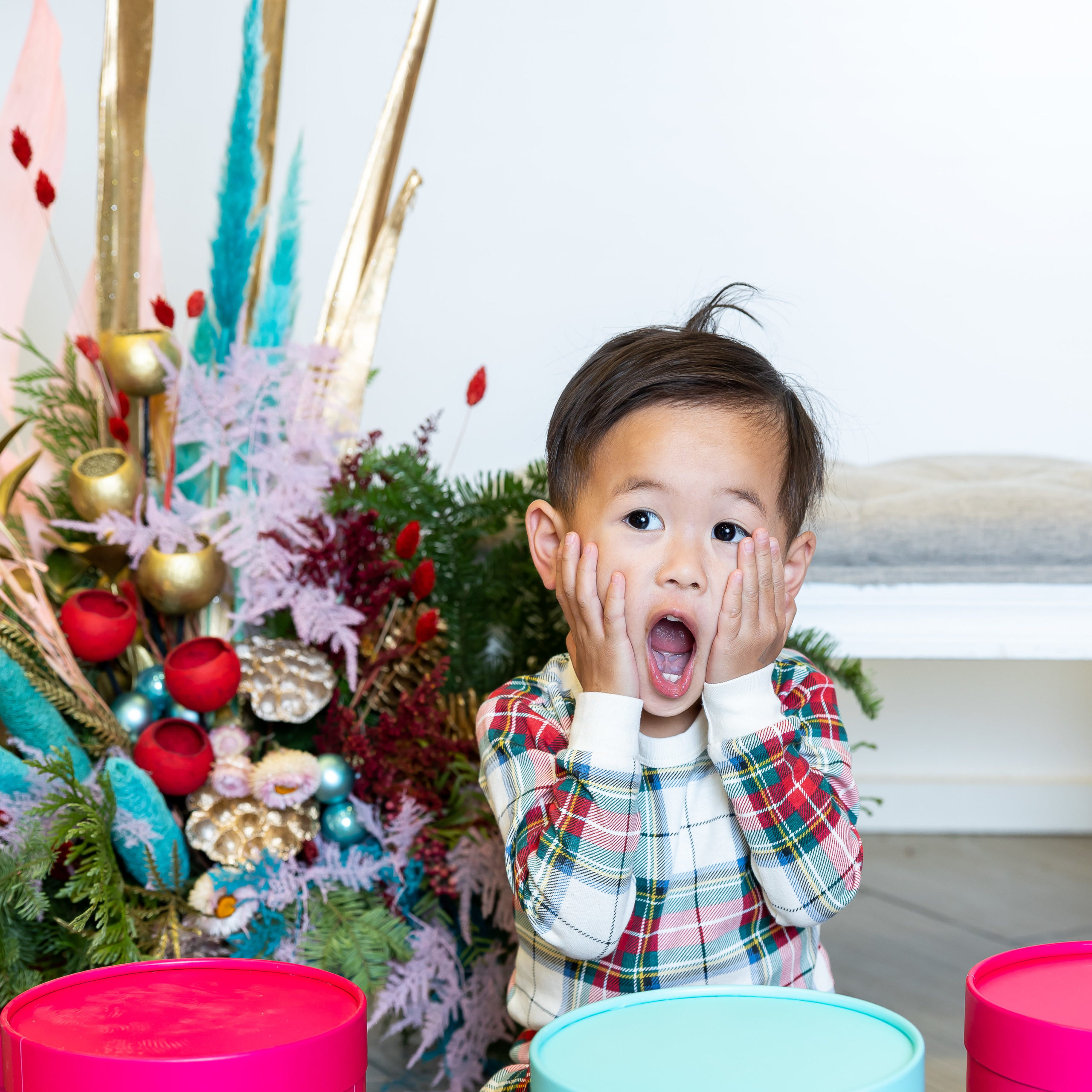 Christmas mini session - surprised face - photo by Paper Bunny Studios, Edmonton