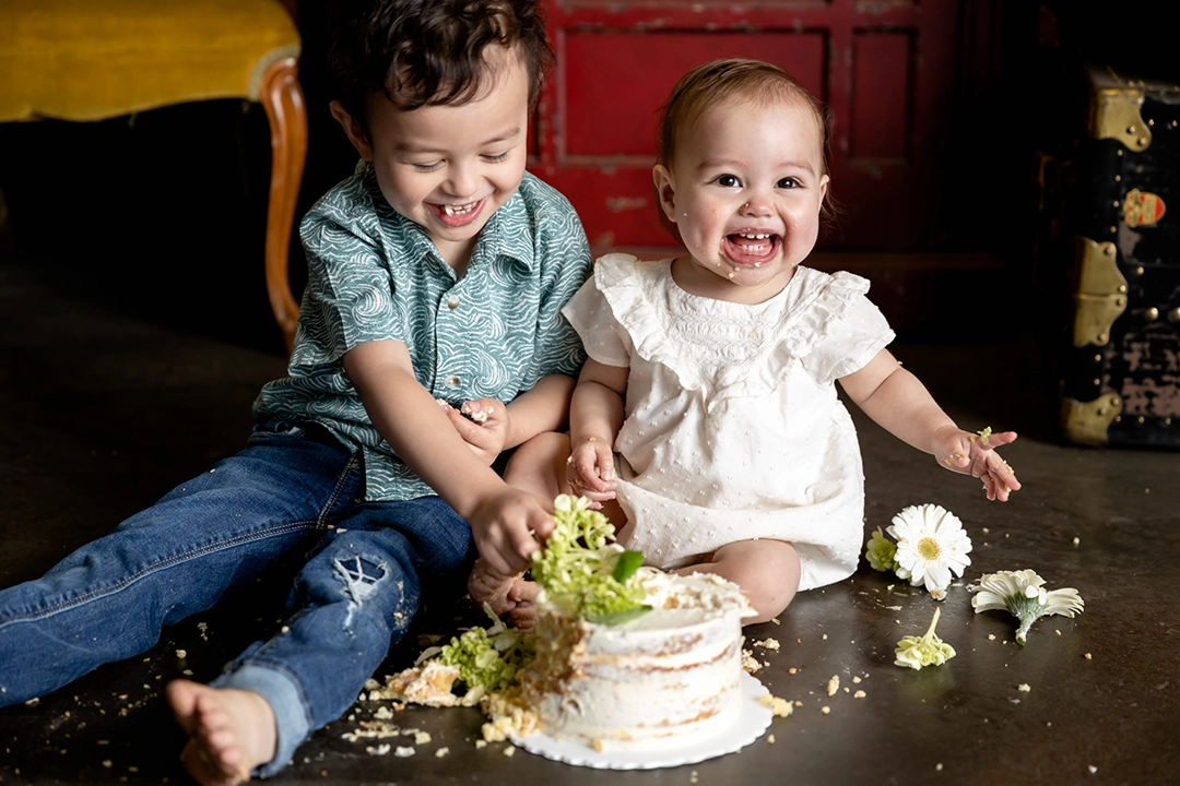 Baby's first birthday studio portrait cake smash by Paper Bunny Studios Edmonton