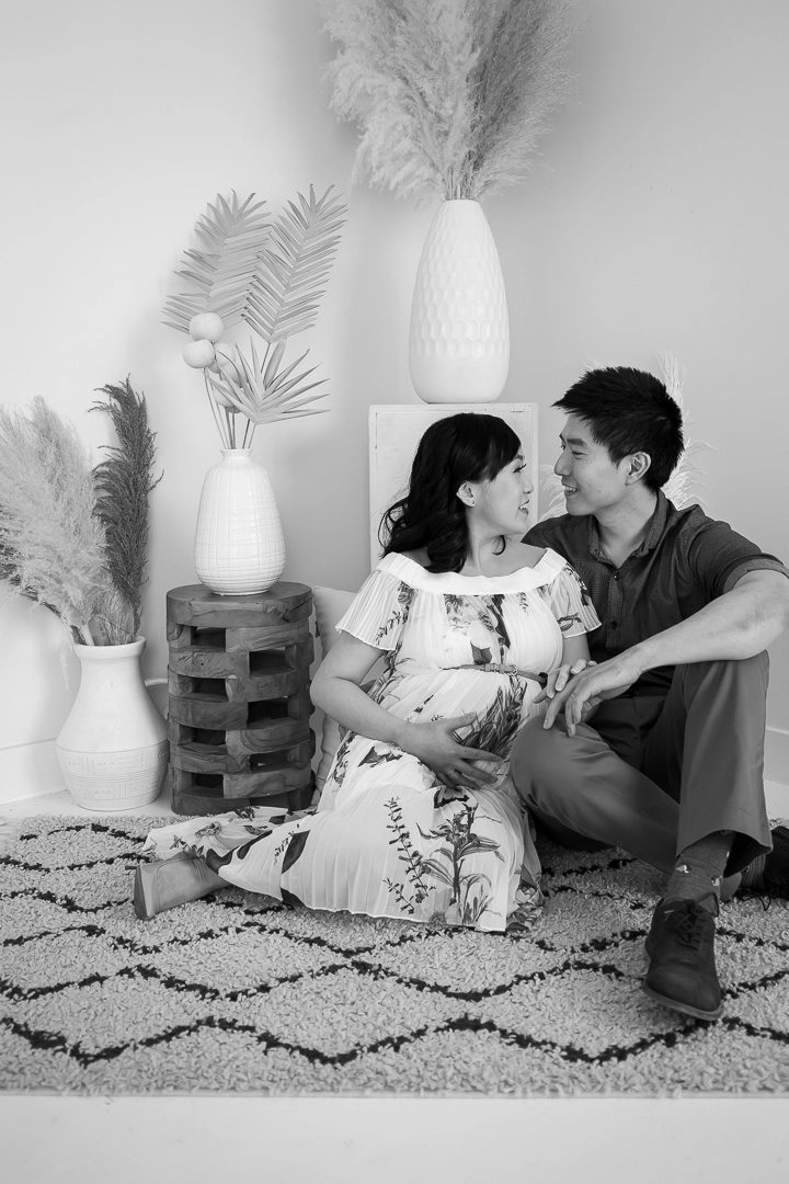 Black & white artistic maternity photos by Paper Bunny Studios Edmonton family photographer