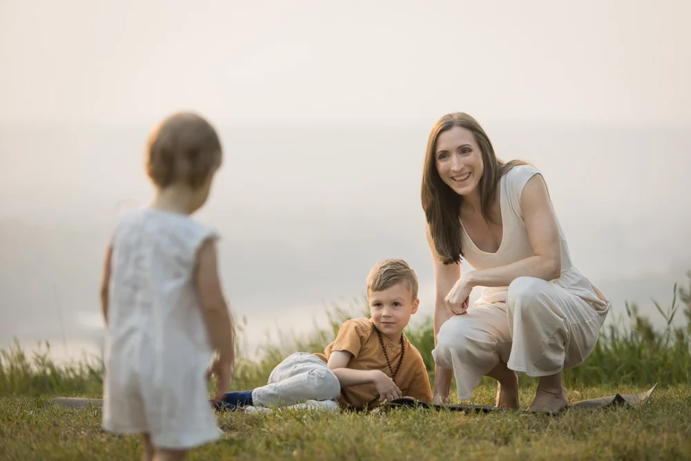 outdoor yoga family photo session by Paper Bunny Studios