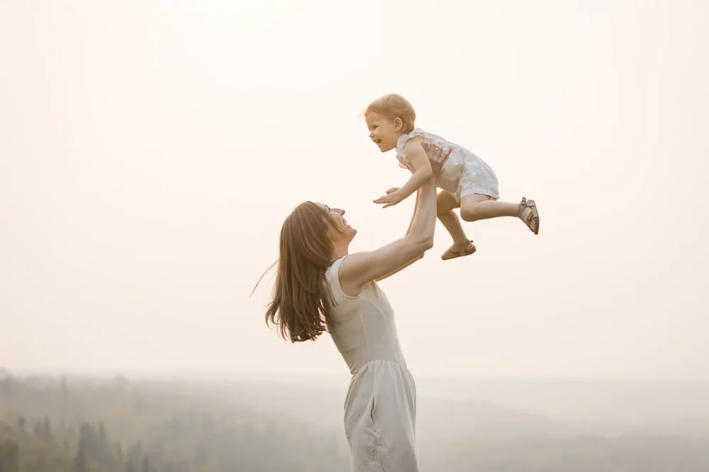 outdoor yoga family photo session by Paper Bunny Studios