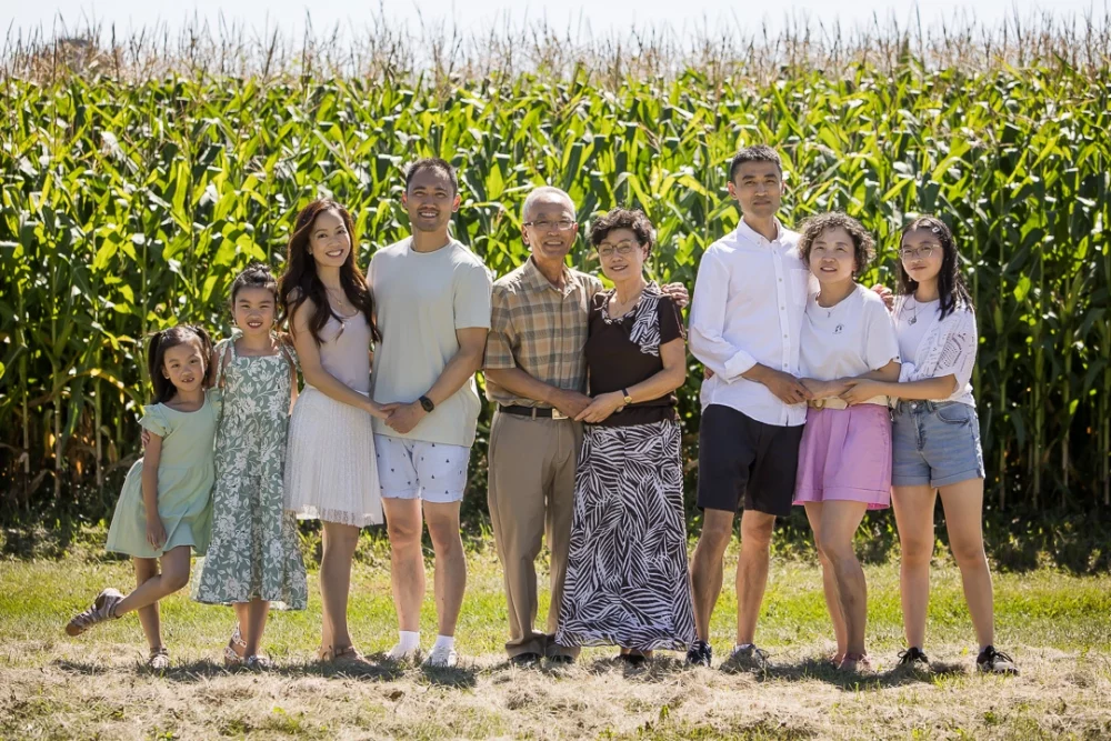 Outdoor extended family photo session in a corn field by Paper Bunny Studios Edmonton 